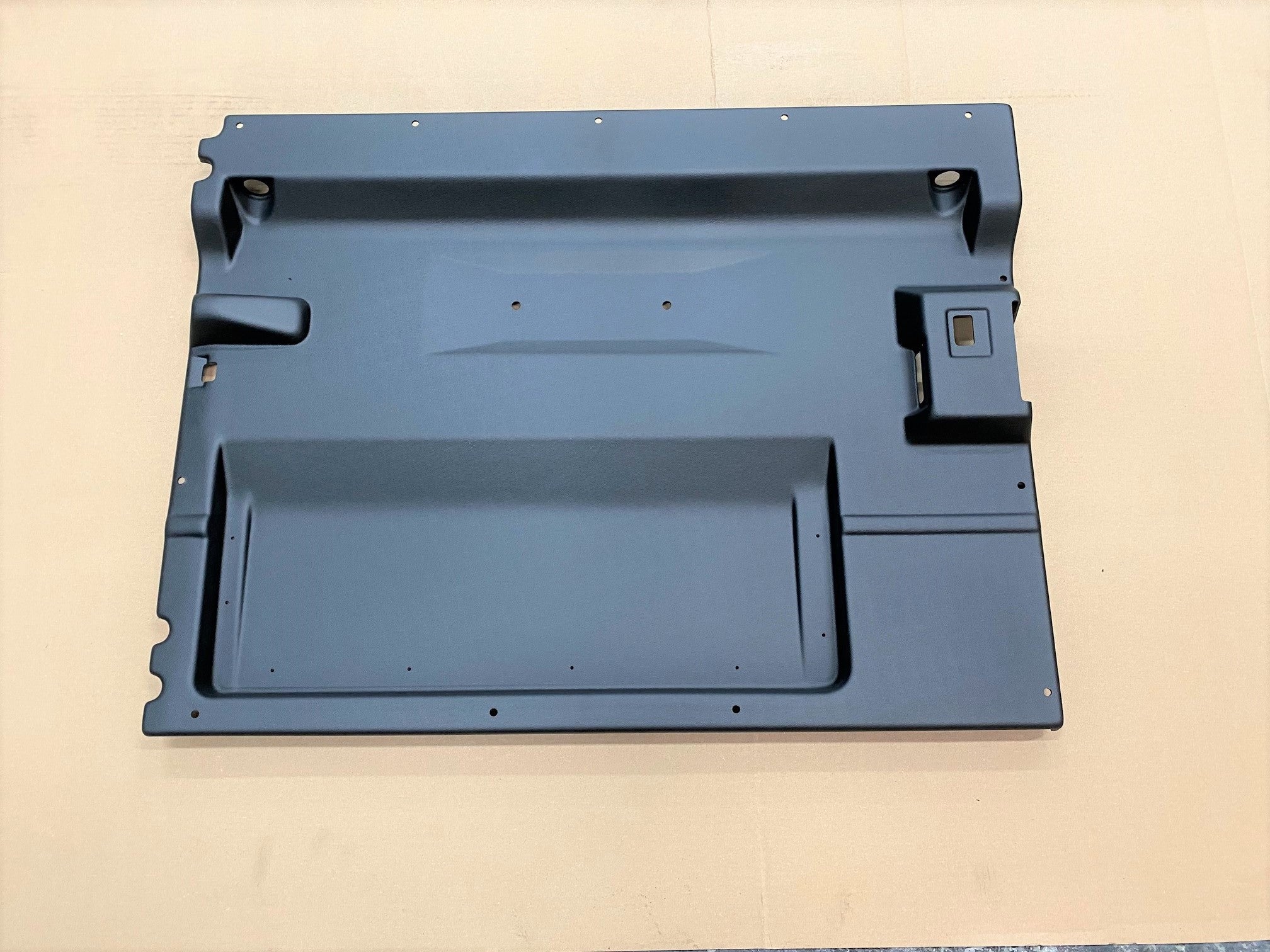 LAND ROVER DEFENDER MILITARY R/H BLACK DOOR CASE - DDS Metals - TR252A